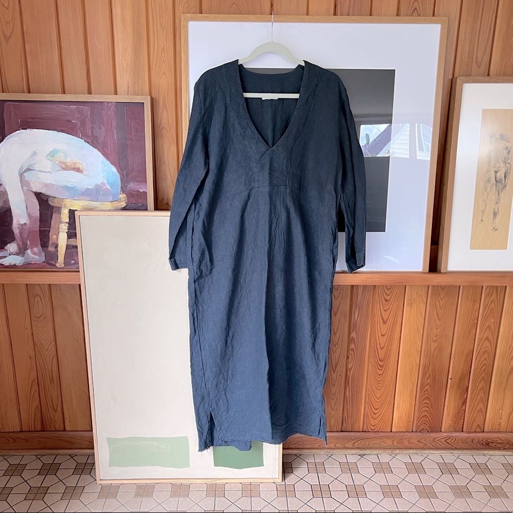 100% linen navy easy dress - long sleeve with pockets - raw hem with slits